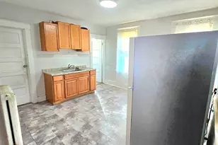 181 Bond St, Hartford, CT 06114 - Photo 3