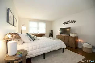 1300 Cambridge Dr, Windsor, CT 06095 - Photo 9