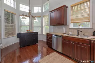 10 Dogwood Ct, Middlebury, CT 06762 - Photo 5