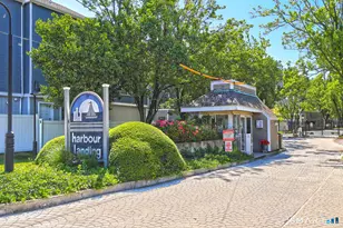 21 Harbour Close, New Haven, CT 06405 - Photo 1