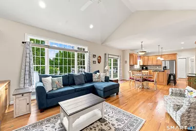 4 Charles Court #4, Suffield, CT 06078 - Photo 9
