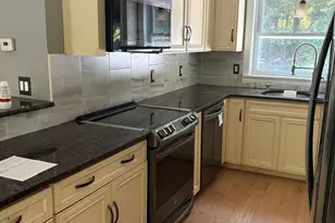 11 Willey St, Norwich, CT 06360 - Photo 5