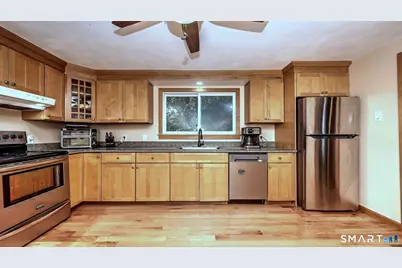 22 Central Avenue, North Haven, CT 06473 - Photo 13