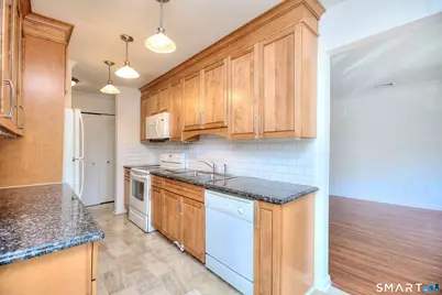 109 Southport Woods Drive #109, Fairfield, CT 06825 - Photo 5