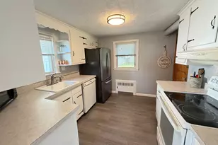 229 Prospect St, Wethersfield, CT 06109 - Photo 9