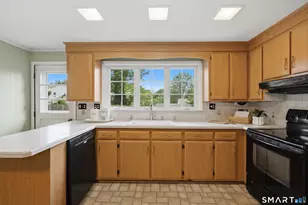100 Crofton St, New Haven, CT 06513 - Photo 11