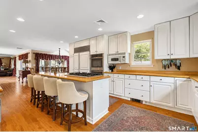 36 Shadows End Lane, Milford, CT 06460 - Photo 5