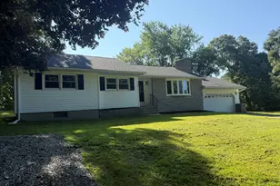 15 Susie Ave, Plainfield, CT 06354 - Photo 1