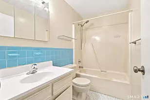 255 Monticello Dr, Branford, CT 06405 - Photo 9