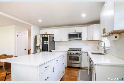 107 Clovelly Road, Stamford, CT 06902 - Photo 9