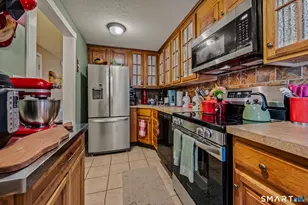 3 Rising Trail Ct, Middletown, CT 06457 - Photo 5