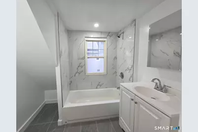 8 Marley Place #1st Floor, Waterbury, CT 06705 - Photo 3