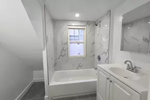 8 Marley Pl, Waterbury, CT 06705 - Photo 3