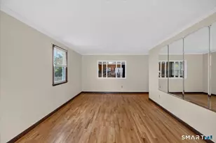9-11 Goodwin Pl, East Hartford, CT 06108 - Photo 5