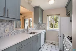 37 Reed Ct, Bloomfield, CT 06002 - Photo 7