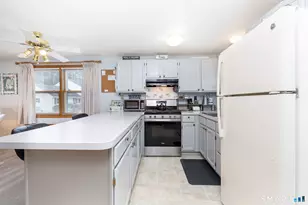 2 Persimmon Ln, Glastonbury, CT 06033 - Photo 7