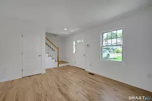 124 Pine Hill Ave, Stamford, CT 06906 - Photo 7
