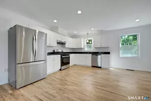124 Pine Hill Ave, Stamford, CT 06906 - Photo 3