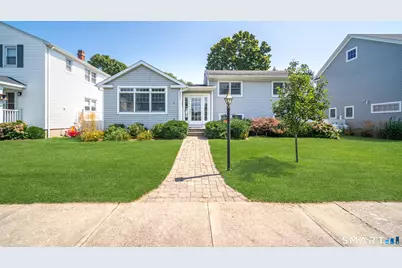 4 East Walk, Clinton, CT 06413 - Photo 1