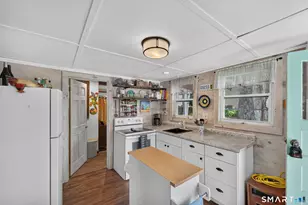 190 Giants Neck Rd, East Lyme, CT 06357 - Photo 15