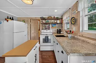 190 Giants Neck Rd, East Lyme, CT 06357 - Photo 5
