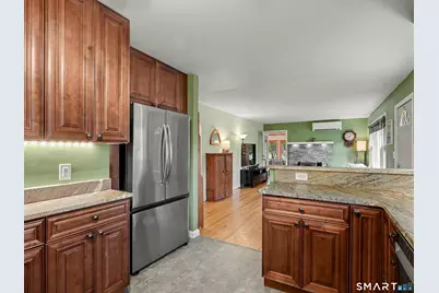 17 North Forest Circle, West Haven, CT 06516 - Photo 5