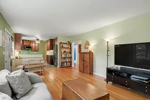 17 N Forest Cir, West Haven, CT 06516 - Photo 9