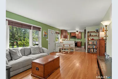 17 North Forest Circle, West Haven, CT 06516 - Photo 7