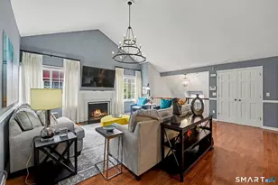 126 Roberton Crossing, Fairfield, CT 06825 - Photo 7