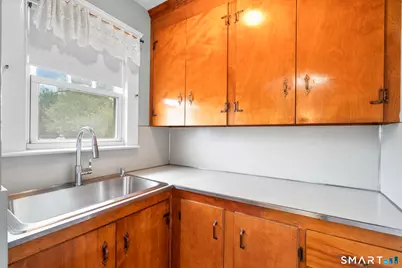 139 Richards Street, West Haven, CT 06516 - Photo 15