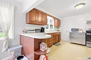 108 Pleasant Ave, East Haven, CT 06512 - Photo 17