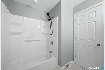 715 Frenchtown Road #24, Bridgeport, CT 06606 - Photo 11
