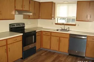 975 Meriden Rd, Waterbury, CT 06705 - Photo 5