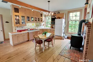 37 Main St, North Stonington, CT 06359 - Photo 7