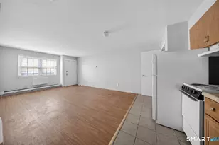 240 Oak St, Bridgeport, CT 06604 - Photo 17