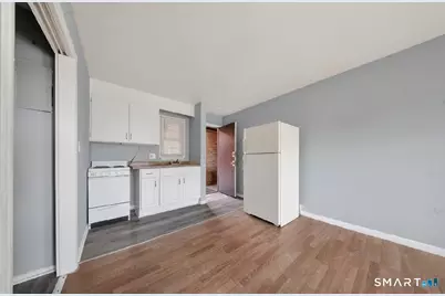 240 Oak Street, Bridgeport, CT 06604 - Photo 7