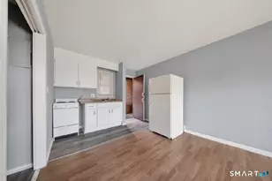 240 Oak St, Bridgeport, CT 06604 - Photo 7