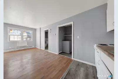 240 Oak Street, Bridgeport, CT 06604 - Photo 9