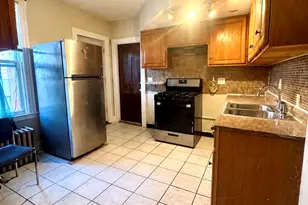 19 Warner St, Hartford, CT 06114 - Photo 3
