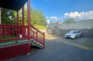 19 Warner St, Hartford, CT 06114 - Photo 9