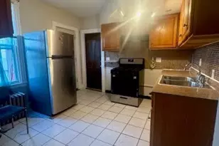 19 Warner St, Hartford, CT 06114 - Photo 3