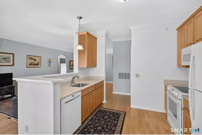 1 West Street #315, Simsbury, CT 06070 - Photo 7