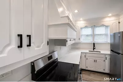 762 Howe Avenue #2nd fl, Shelton, CT 06484 - Photo 9