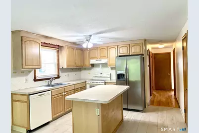 7 Selander Street, New Britain, CT 06053 - Photo 5