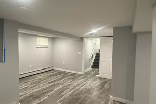 382 Vine St, Hartford, CT 06112 - Photo 25