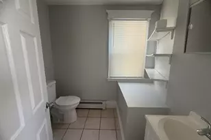 382 Vine St, Hartford, CT 06112 - Photo 9