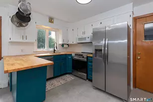 421 Como Ave, Waterbury, CT 06708 - Photo 9