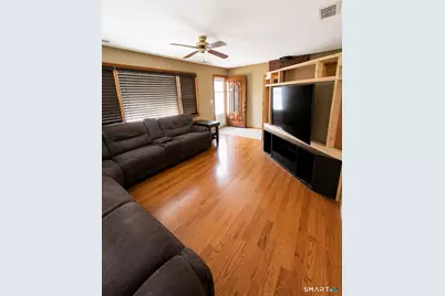 488 Chestnut Hill Avenue, Waterbury, CT 06704 - Photo 3