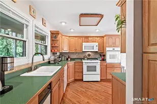 8 Genesee Ln, Madison, CT 06443 - Photo 7