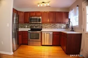 310 Boston Post Rd, Waterford, CT 06385 - Photo 3